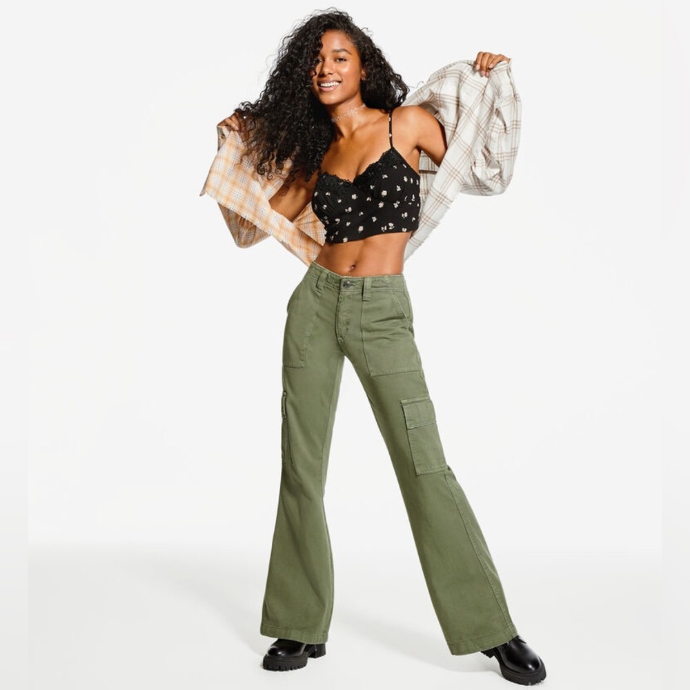 Cargo Pants Flared *NEW WITH TAG*